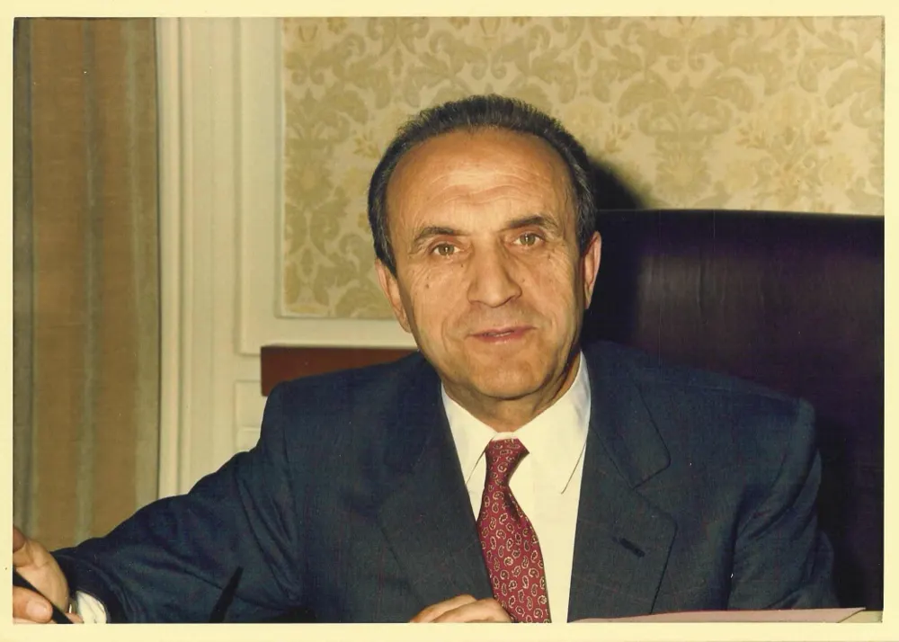 Alla scrivania, anni Ottanta